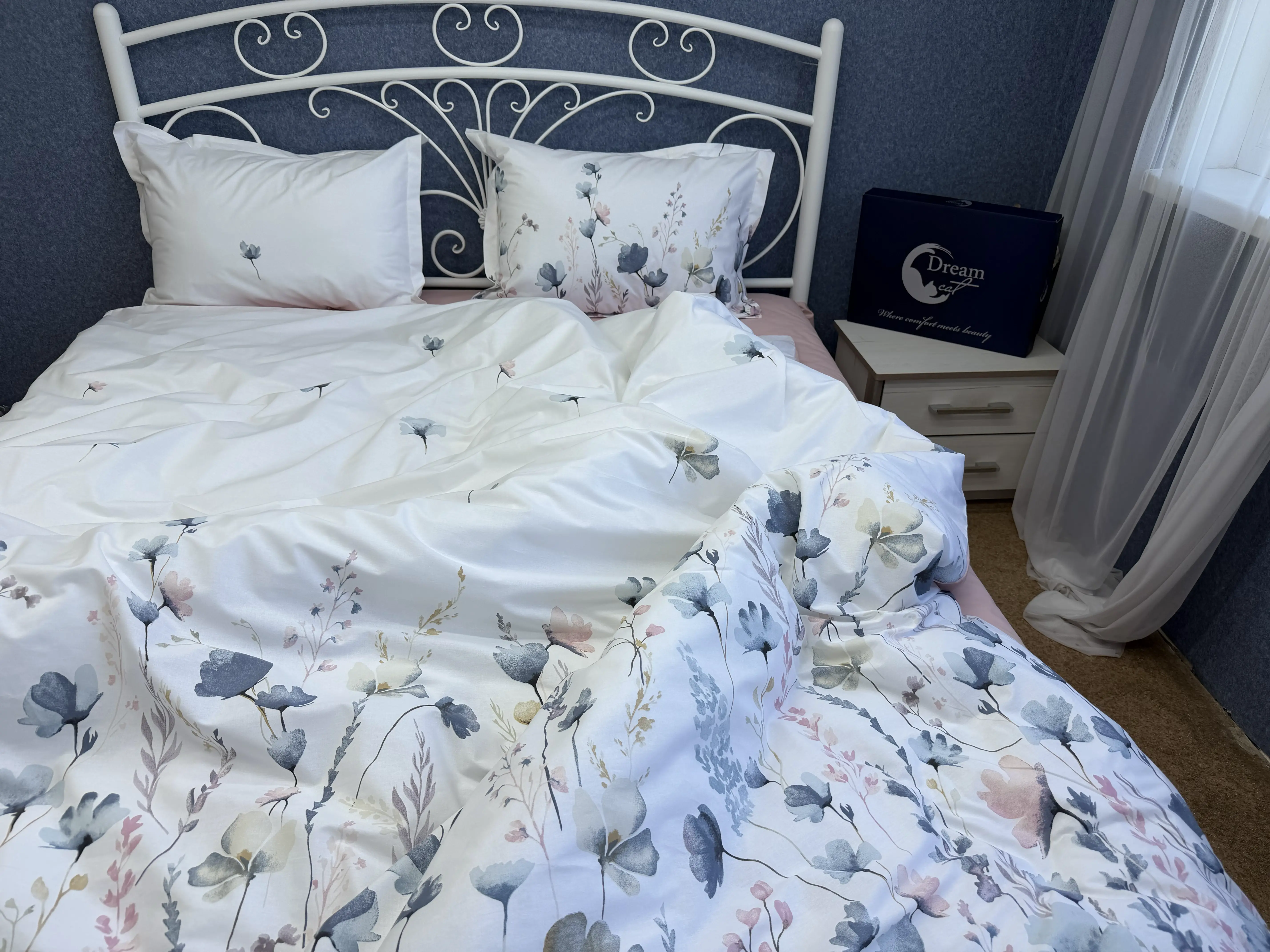 Комплект постільної білизни з турецького сатину 100% бавовна Dreamcat на двоспальному ліжку