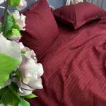 Постельное белье из страйп сатина, бордовое