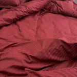 Постельное белье из страйп сатина, бордовое